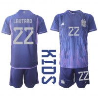 Camisa de Futebol Argentina Lautaro Martinez #22 Equipamento Secundário Infantil Mundo 2022 Manga Curta (+ Calças curtas)